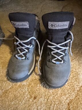 Columbia Women's Gray Lace-Up Waterproof Boots